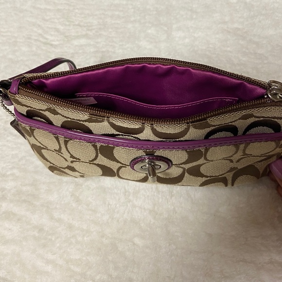 Coach Colour Block Signature Canvas Wristlet  NWOT - Picture 2 of 7